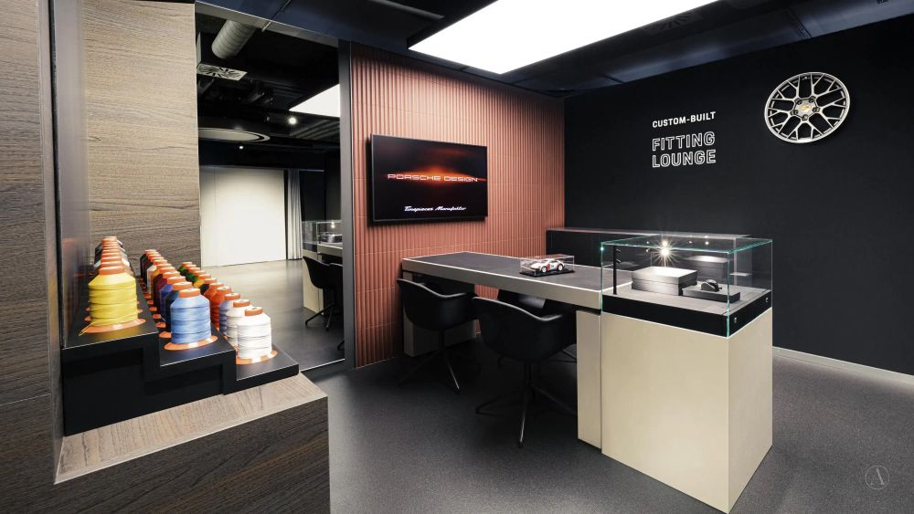 Photograph of the customisation lounge